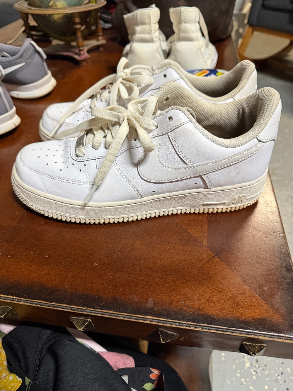 White mens  Leather Sneakers - Classic Low-Top